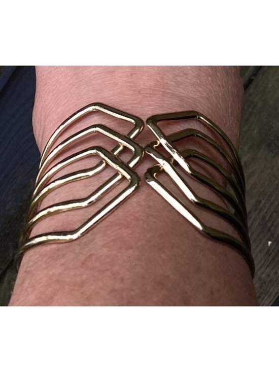 Unbranded Jewelry - Vintage Gold Tone Geometric Openwork Hinged Clamper Bracelet